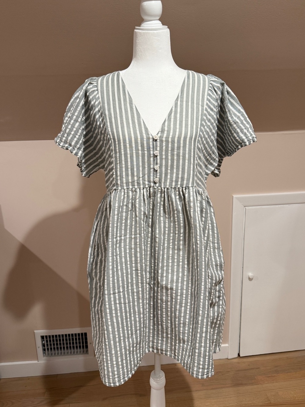 LIKE NEW Madewell Light Grey and White Striped V-Neck Mini Dress, Size Medium